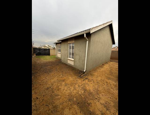2 BEDROOM HOUSE FOR SALE IN PALM SPRINGS
